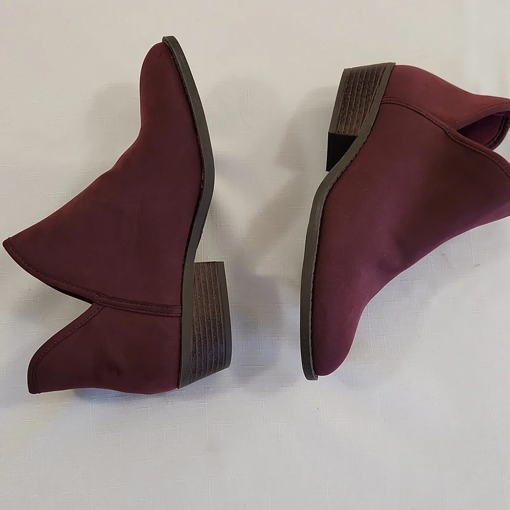 Serra womens maroon